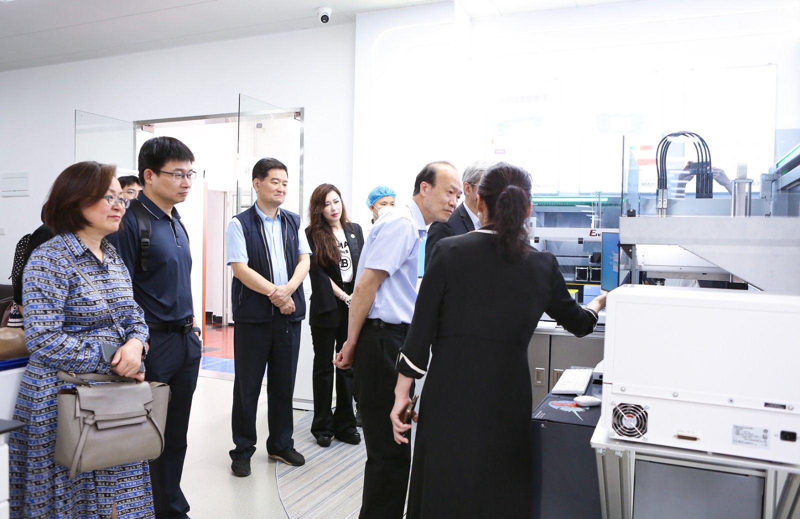 1684821858178297.jpg 實(shí)驗(yàn)室8.jpg